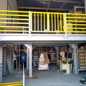 Mezanino com Guarda Corpo